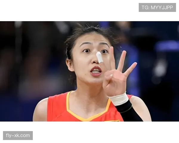 丁霞训练完直接打车去吃人均两千的日料，这姐的工资条是长在排球上的吧